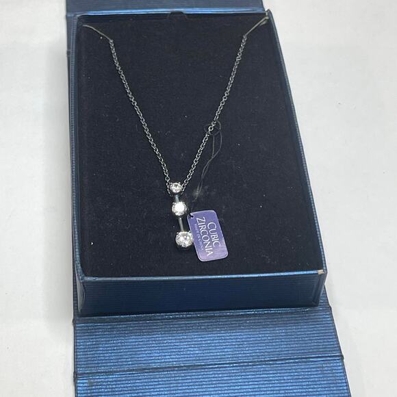 Cubic Zirconia graduated crystal pendant necklace sterling silver marked jewelry - Picture 1 of 11